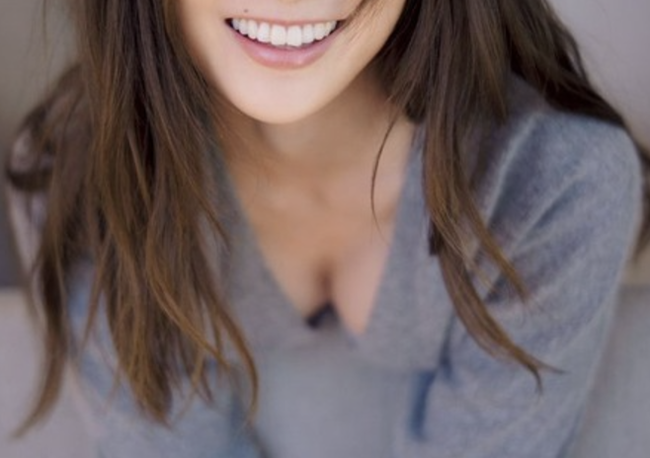 【画像】磯山さやかさん、服を着てても乳の配置が丸わかりwww