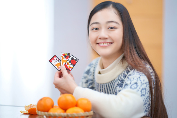 【画像】かるた部の女子高生、おケツが刺激的すぎるwww