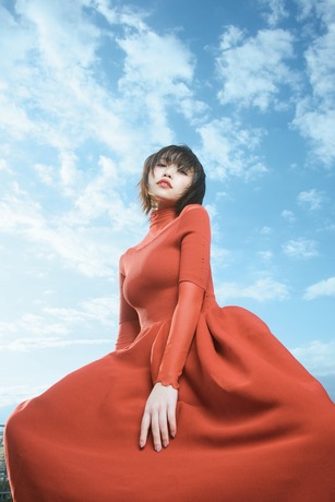 大原優乃さん(26)、2026年カレンダーの画像がエッチすぎるwwwFカップ美乳露出カットが解禁！！！