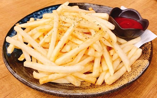 【悲報】飲み会上司「何か3つくらいツマミ頼んどいて」有能ワイが頼んだ結果www