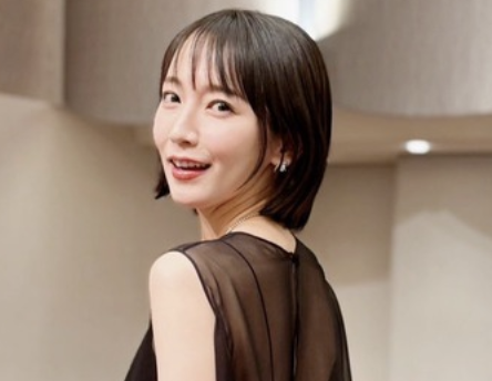 【画像】吉岡里帆、最新のヘアスタイルがあまりにも可愛すぎてしまう