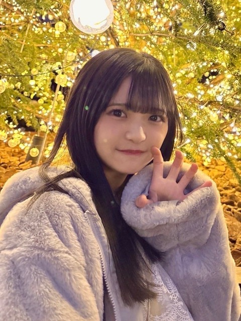 石井泉羽（17）ちゃんが巨乳谷間を晒してしまう