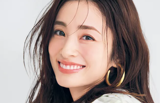 【画像】上戸彩さん、主張しすぎるwww