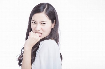 【悲報】女「くそー。夜に襲ってくる、異性にしか埋めてもらえない欲求さえなければ男なんか要らないのに。自分が女すぎて悔しい…」