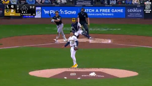 ２番村上宗隆、３試合連続第３号ホームランwww