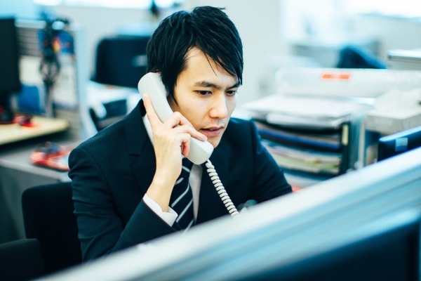 2週間休んでる職場の人電話「すみません来週もお休みで」ワイ「部長に代わりますね」⇒結果！！