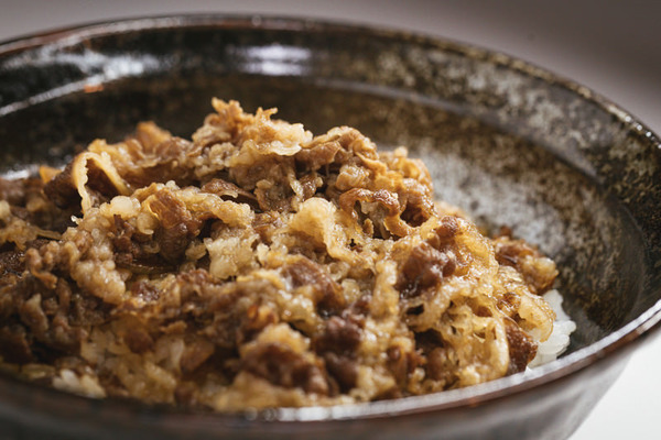 【動画あり】YouTuberさん「７ｋｇの牛丼、飲んでみた」⇒！！