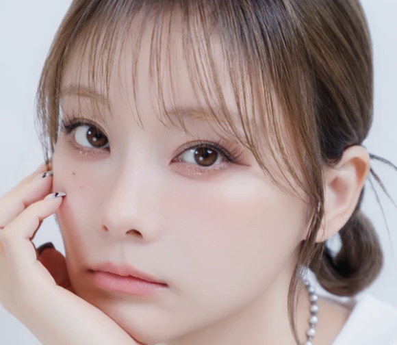 【速報】重盛さと美、写真集で「肛門の赤み」丸出し