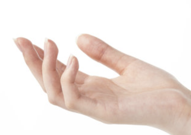 【画像】指の爪の形が『こういう形』の奴www