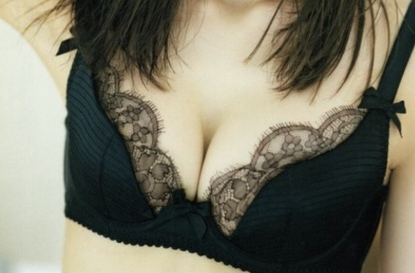 【画像】『おっぱいの血管』がすごい天然ロリ巨乳、最高すぎwww