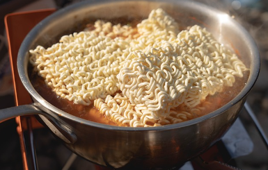 義父＆義弟「袋ラーメン7人前同時に作れ。1人前と変わらんだろ」私「無理です」義父＆義弟「お前袋麺も作れないの？こんなの簡単だろ！」→結果…