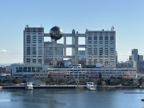 【悲報】フジテレビ「助けて！アナウンサーが大量退職してるの！どうして？！」