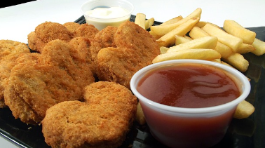 マックで、5個入りのナゲットを買ったら。友人「1個ちょーだい！」私「5個あるからまぁいいか…」→結果…