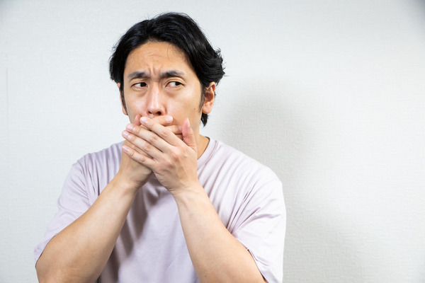 【閲覧注意】医師『舌がこうなってる人、口内炎じゃなくてガンだぞ！！』⇒！！