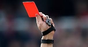 【動画】サッカー、レッドカードを23枚出して終了してしまうwww