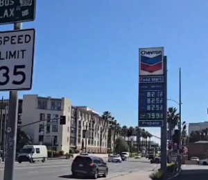 【米国】ロスのガソリン、1L約344円