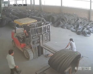 【動画】なんでそうなるのｗｗｗという中国の労働災害(´･_･`)