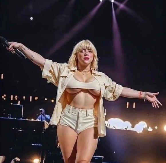 【画像】ビリーアイリッシュの乳、限界突破www