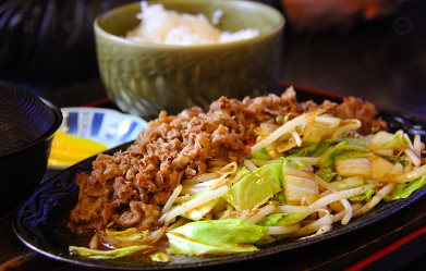 旦那の部下が、週に2回もうちにご飯を食べに来るようになった。旦那「食べっぷりが気持ちいいだろ」私「食費が2.5倍になったからあなたの小遣い減らすね」→結果…