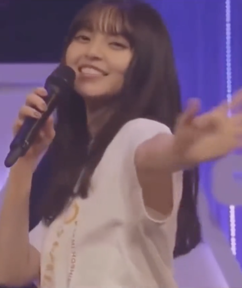 齋藤飛鳥さん、うっかり袖からナマ腋が・・・