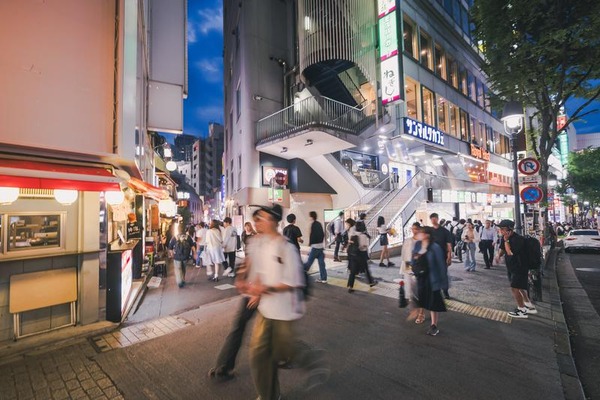 【愕然】東京人「あ！人が刺された！撮影しなきゃ！ﾊﾟｼｬｯ！」←これ！