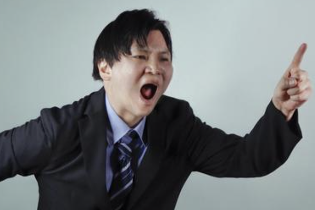 【悲報】ガチのブラック上司、面構えが違うwww