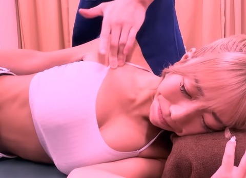 【動画】10代女子、Hなマッサージ整体されてしまうwww