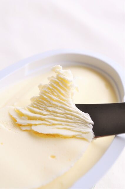 サラダ油やマーガリンは人工的だから身体に悪い！バターやラードは天然だから安全！