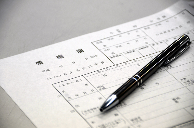 平然と嫁は言い放った「（間男）さん？なんかバレちゃったみたいです」間男｢女を満足させられなくて金ってかｗ　元々お前と（嫁）の結婚は俺たちのプレイだ｣　俺は徹底抗戦を決意する　→　弁護士｢人間の感情は金ではどうにもならない時がある・・・！｣