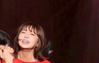 【画像】大原優乃さん(26)、男にガッツリ抱きつかれてしまう！