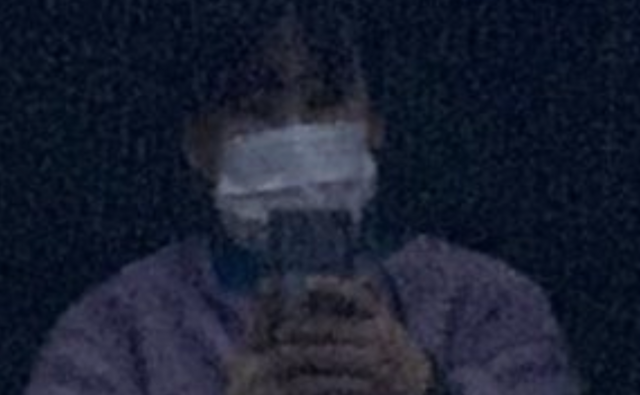 【フェミ顔】女さん「女性専用車両に乗ってきた男を晒してやる〓」→ ラーの鏡に写った自分も晒してしまう