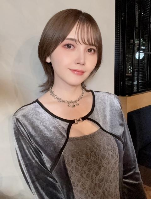 【画像】声優・鬼頭明里(31歳)谷間開示【ラブライブ！虹ヶ咲】