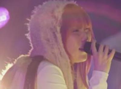 【画像】YOASOBI・ikuraさん、かなり立派な乳房を隠し持っていた！