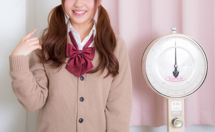 【画像】保健室で生着替えしてるJKを隠し撮りｗｗｗ