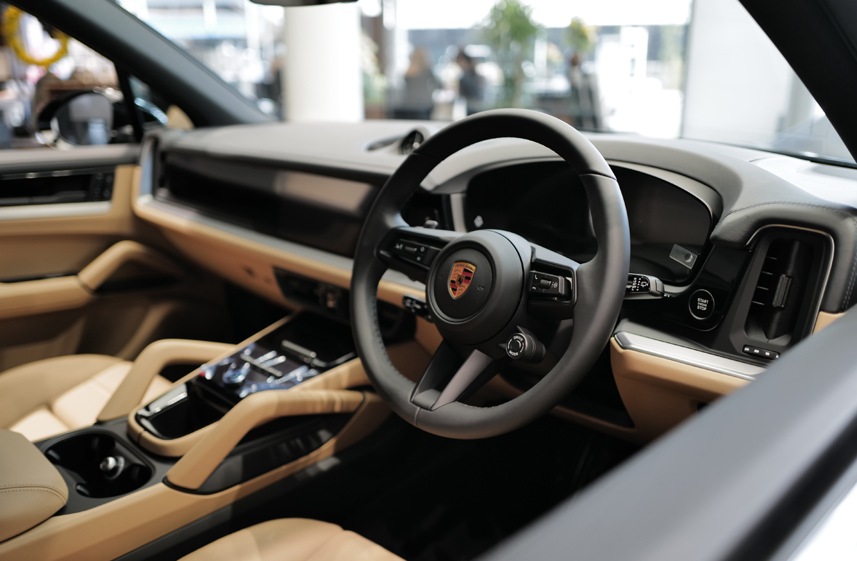 ポルシェが下した「究極の決断」。次世代カイエンにもガソリンエンジン搭載車継続へ、EV専売化を撤回しラインアップそのものに大きく変更が生じる