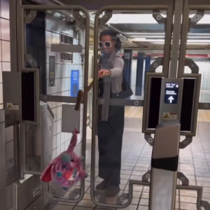 【最新】米NY、数百万ドルかけた地下鉄“無賃乗車対策ゲート”がこちらｗｗｗ