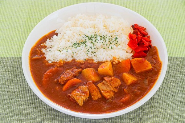 【画像あり】大食い女子、ゴーゴーカレー八戸店にて「伝説」を残すwww