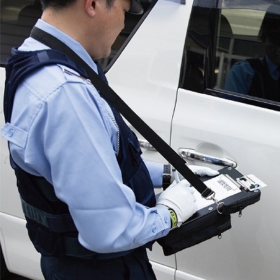 【悲報】ワイ、ネズミ捕りの警官に理不尽な切符を切られ無事死亡。抗議したら手錠をチラつかされるｗｗｗ