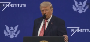 トランプ「いくつか質問を受けます。何でも好きなことを聞いてください。 セッ久の話でもいい」