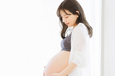 【動画】妊娠した整形カリカリ女子、細すぎてヤバイ・・・・