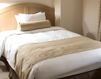 ホテルでう●ちとおしっこをバラまきまくった49歳男性が逮捕されるwww