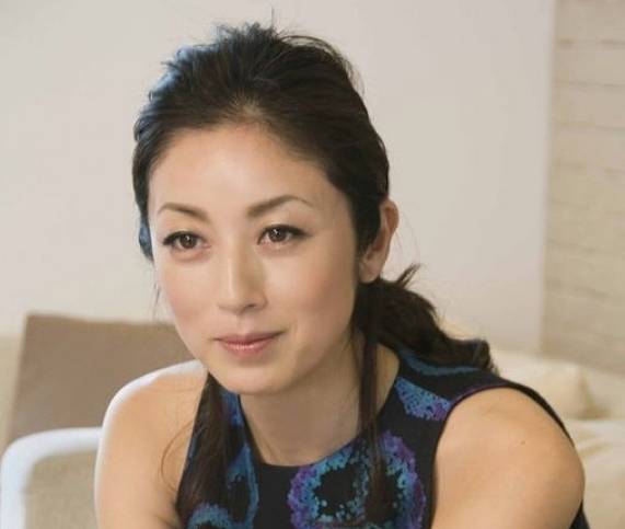 【画像】高岡早紀さん(52)、絶妙なムホホ画像を投稿する→！！！