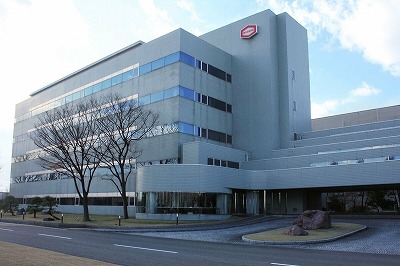 亀田製菓、過去最高益がほぼ確定。不買運動になんの価値もないことが発覚しネトウヨ発狂へwww