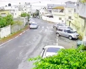 【動画】イランのミサイル、イスラエルの乗用車を吹っ飛ばす。
