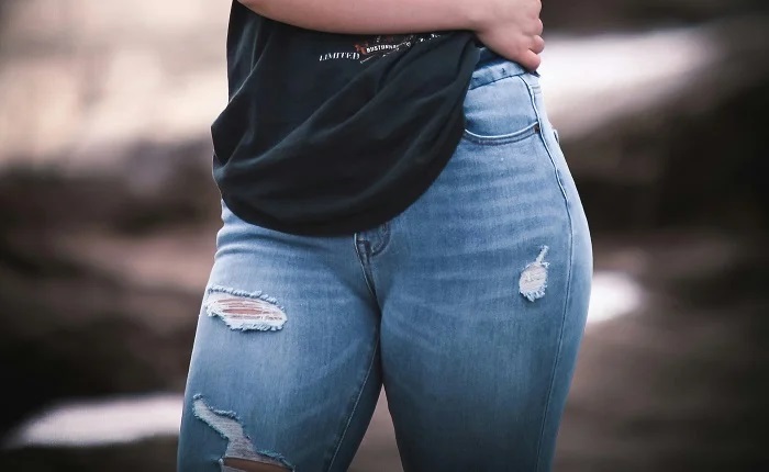 【画像】デカ尻に悩む娘www