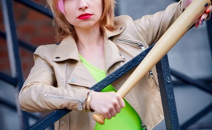 【画像】女子にいじめられるチ一牛が羨ましいwww