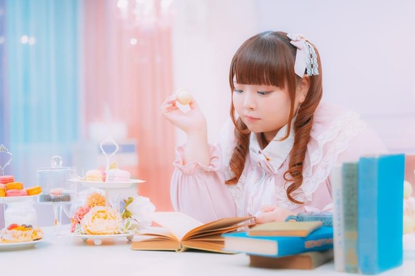 【朗報画像】女の子さん「数学の参考書メルカリで売りたいなぁ…せや！」　⇒