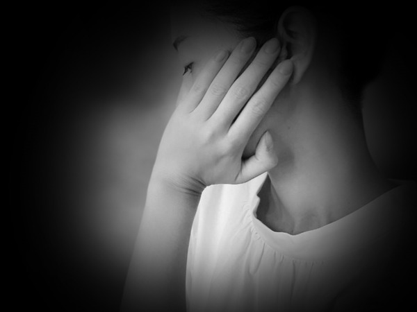 【画像あり】お胸がデカすぎる不動産営業女性、お胸がデカすぎる事を武器に不動産を売りまくるｗｗｗ