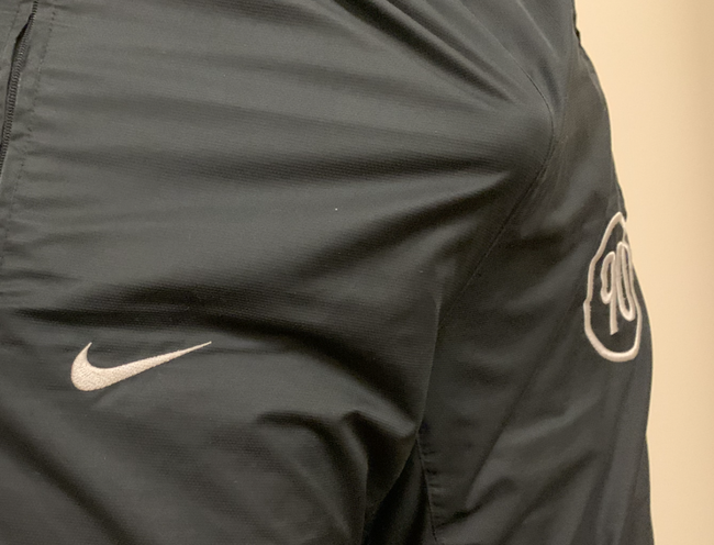 【朗報】ジム、バッキバキに勃起したニキが登場