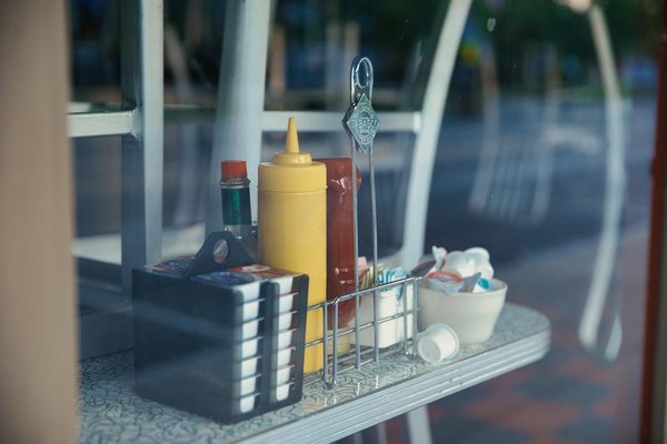 【速報】コストコの創業者「ホットドッグを値上げしたら‥コロすぞ！」⇒！